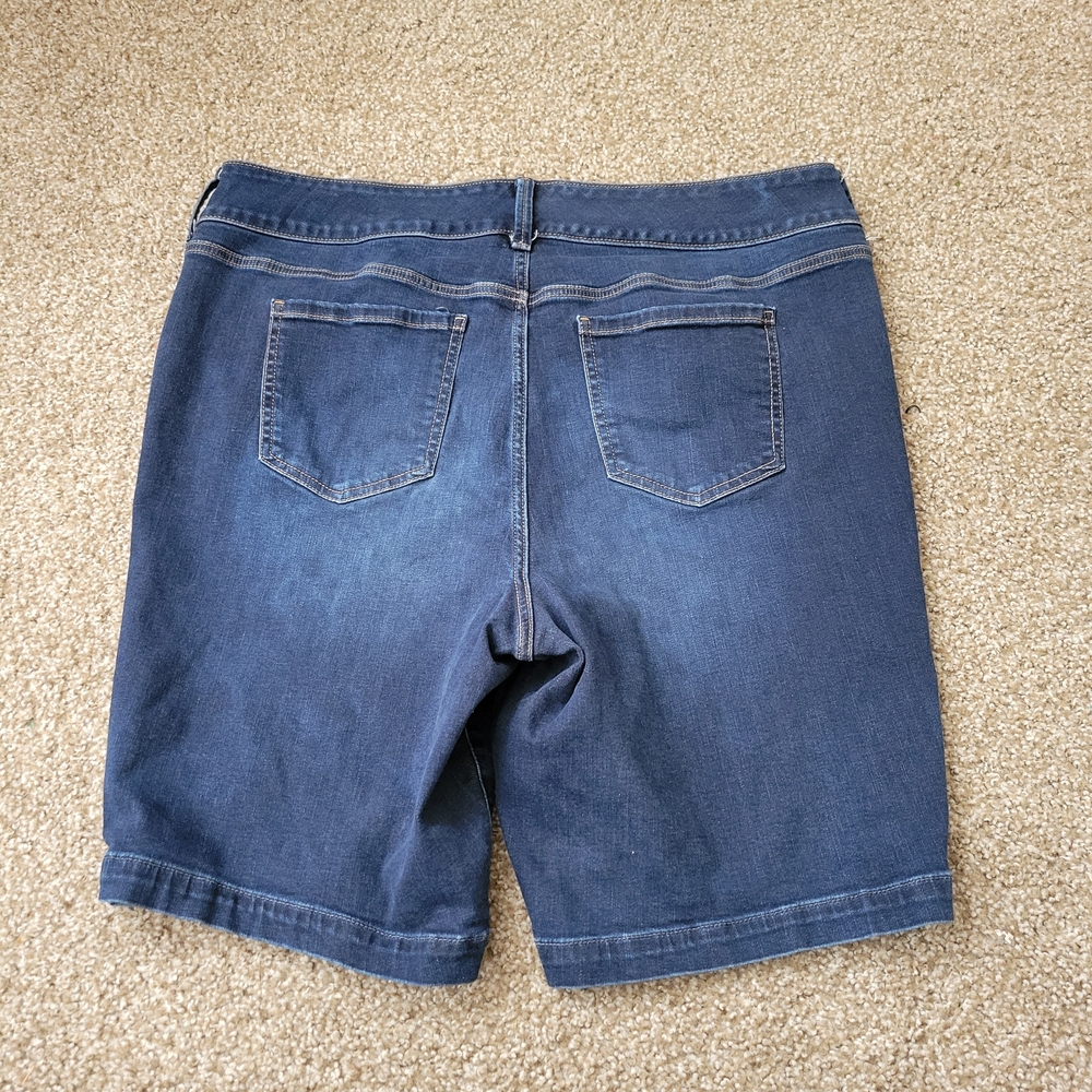 Torrid Denim Bermuda Super Soft High Rise Short Jegging - Picture 7 of 12